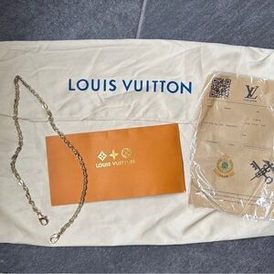 AUTHENTIC LOUIS VUITTON 23" GOLD HANDBAG CHAIN LV STAMPED W/ CLOTH BAG OM3-1
